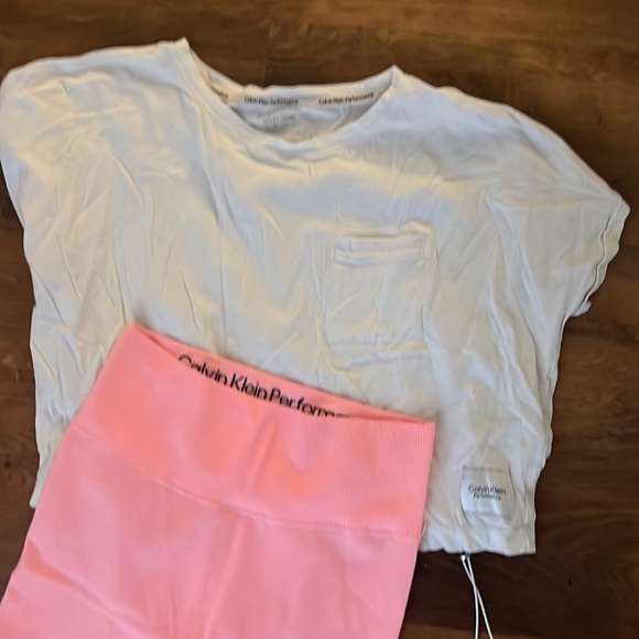 Calvin Klein Performance Set - Picture 4 of 4